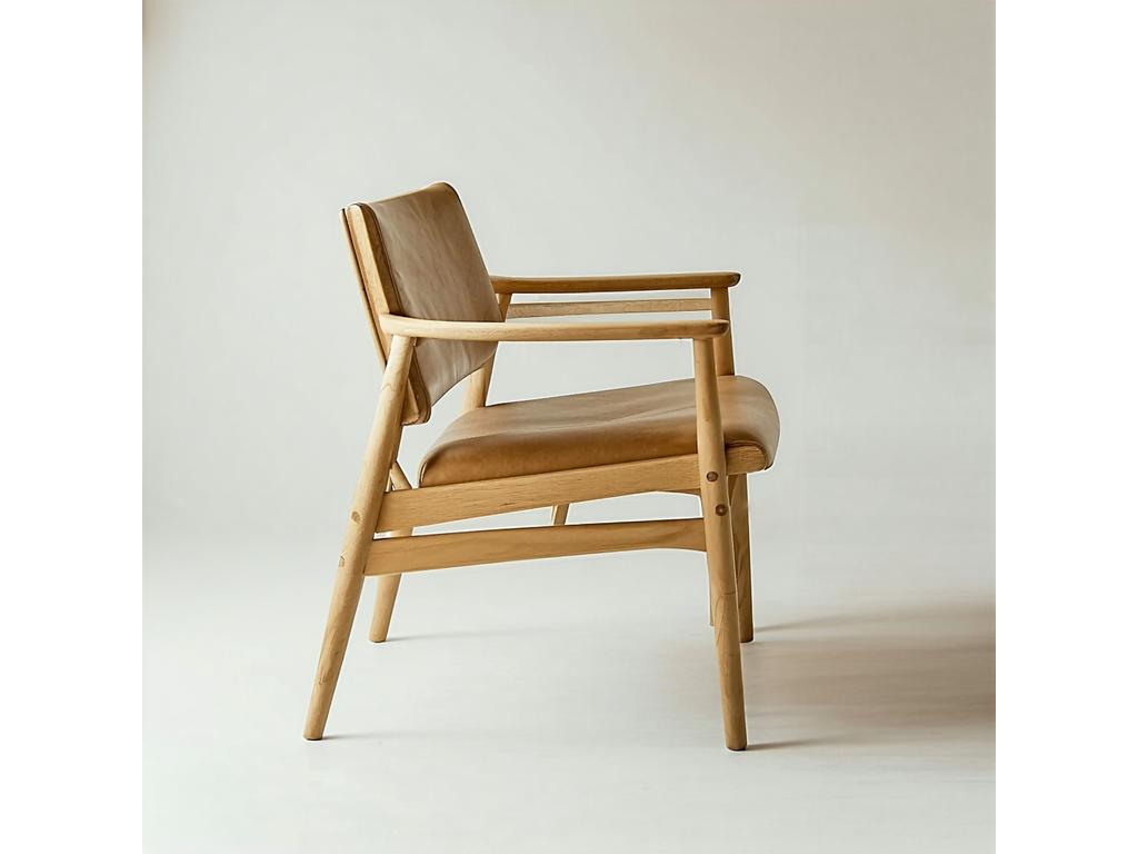 Silla estilo escandinavo en madera clara